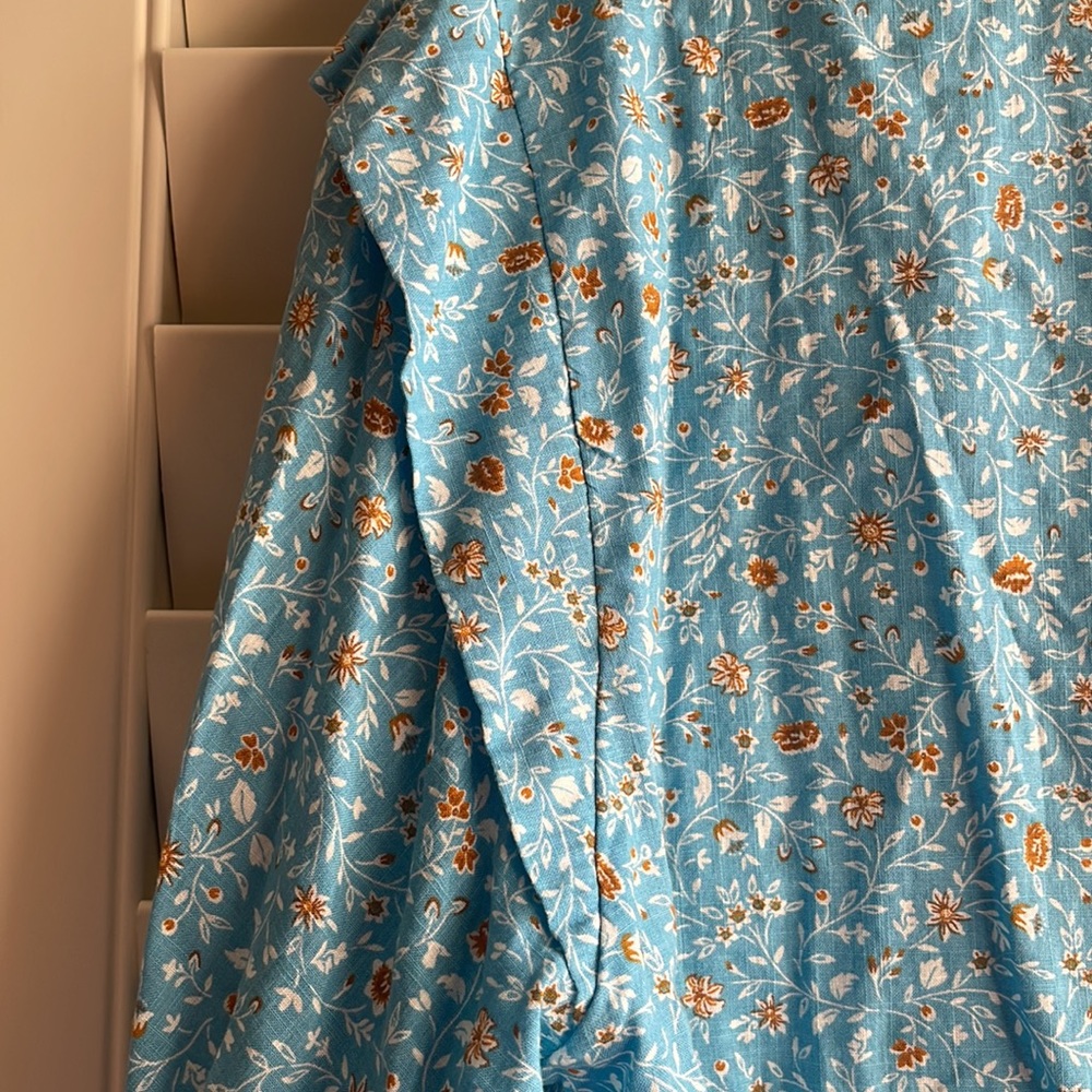 Women blouse size L, lightweight floral patterns - Picture 7 of 9